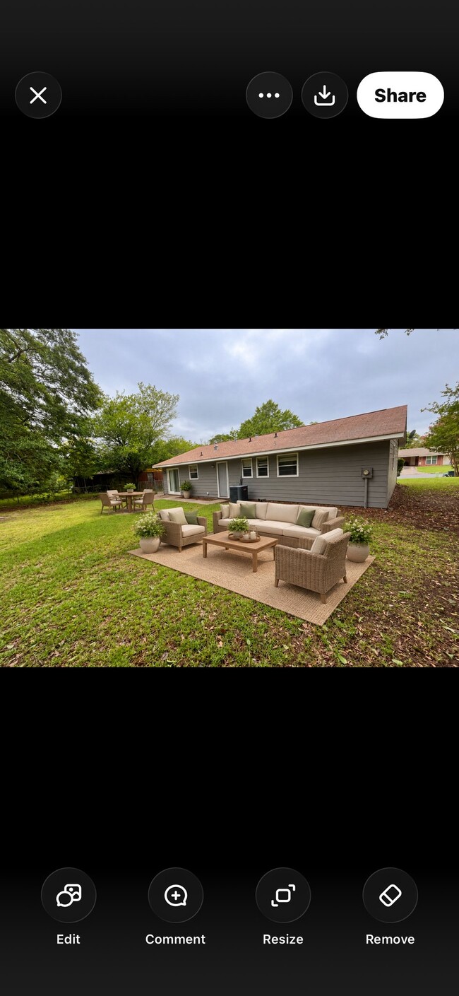 Building Photo - 2220 Mahan Dr