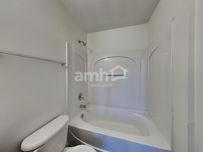 Building Photo - 1963 Trace Creek Dr