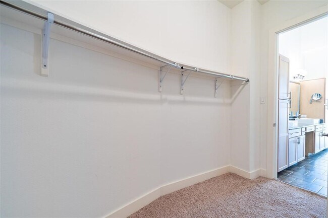 Building Photo - 194 Harvard St