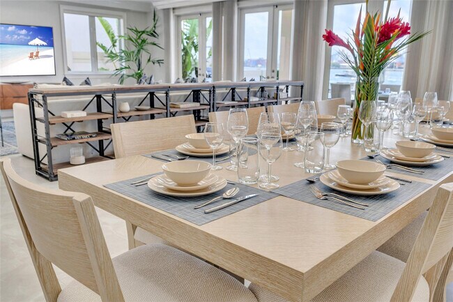 Building Photo - 1949 Harbourview Dr