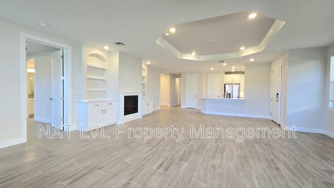 Building Photo - 15319 Lucerna St