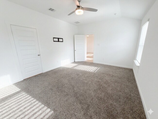 Building Photo - 4946 Pne Hvn Ln