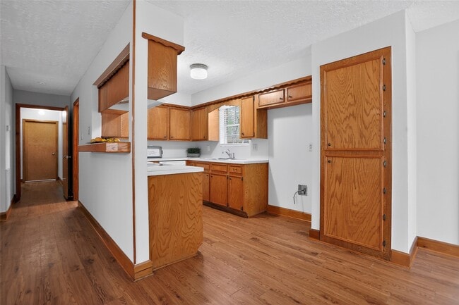 Building Photo - 601 Chateau Woods Pkwy Dr