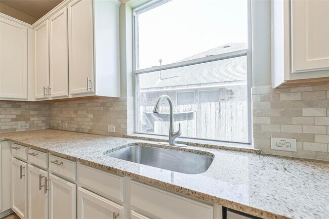 Building Photo - 14122 Austin Hollow Ct