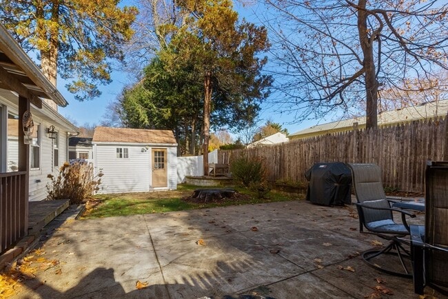 Building Photo - 20 Brae Rd