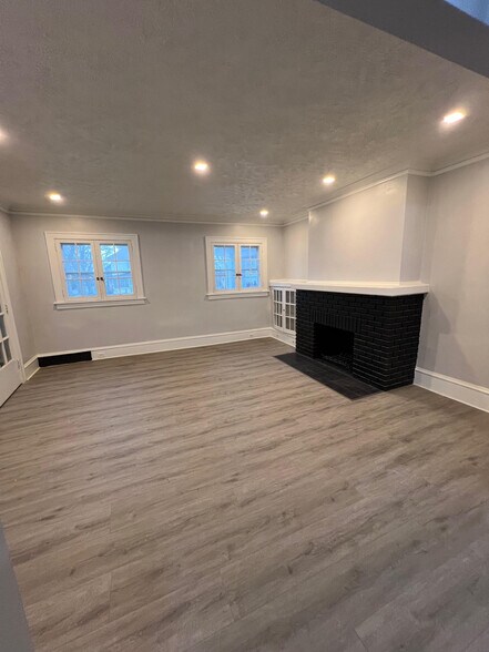 Building Photo - 2215 Godnor Rd