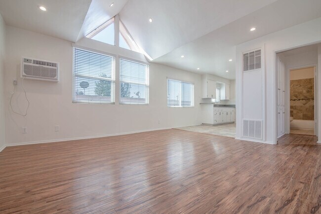 Building Photo - Pointview Village