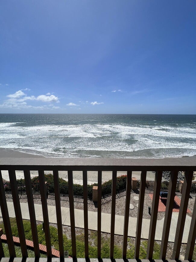 Building Photo - 190 Del Mar Shores Terrace