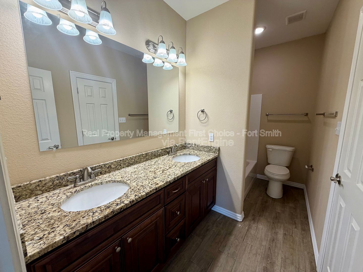 Building Photo - 6605 Leightyn Ln
