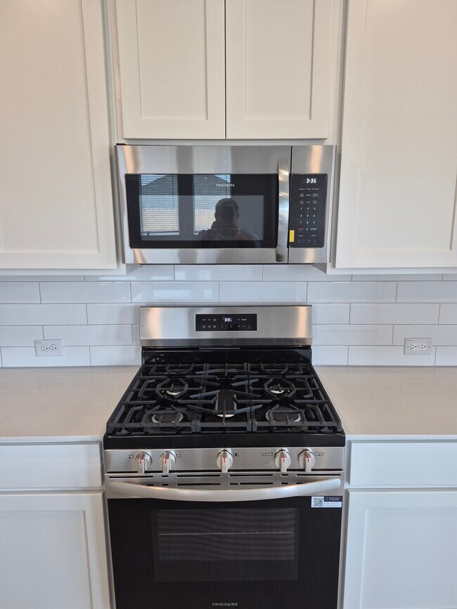 Building Photo - 224 Pine St