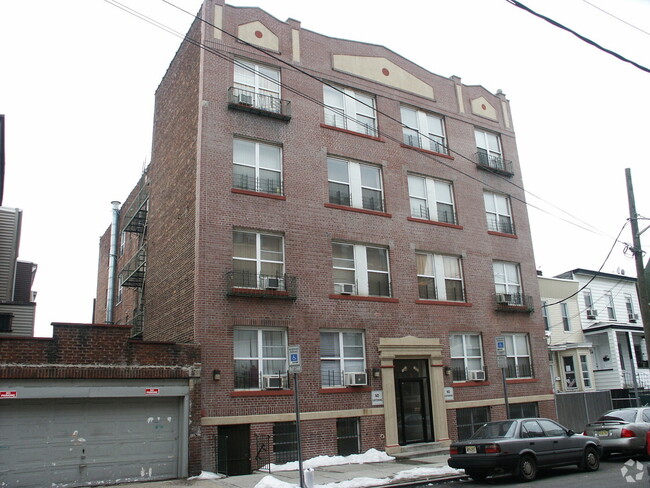 193 Clinton Ave Jersey City - 193 Clinton Ave