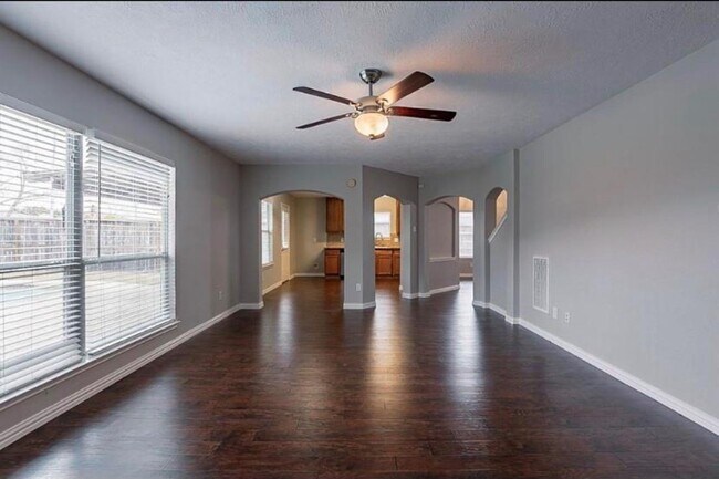 Building Photo - 18102 Spring Run Ln