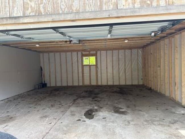 Building Photo - 630 N 16th Ave E