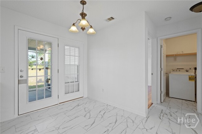 Building Photo - 315 S Bridgeport Dr