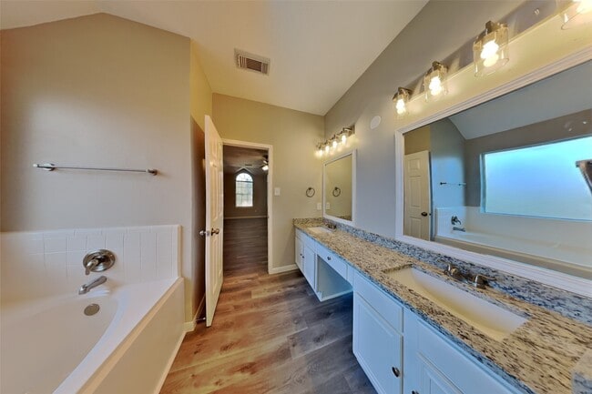 Building Photo - 6807 Oakbranch Manor Ln