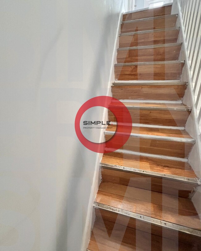 Building Photo - 113 W Elm St