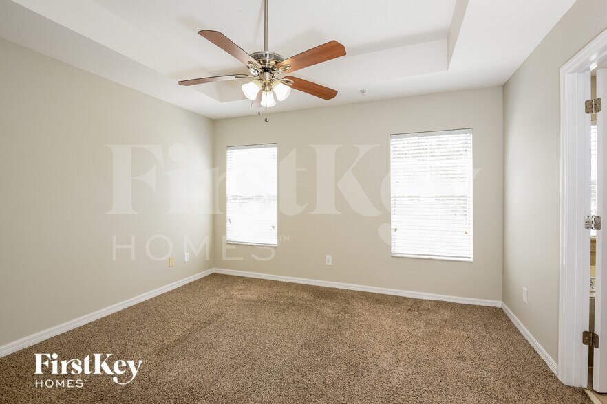 Building Photo - 9576 Silver Buttonwood St