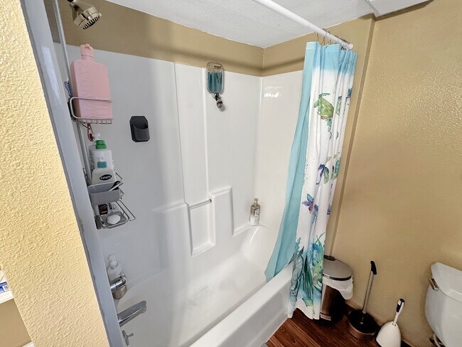 Building Photo - 1118 9th Ave N