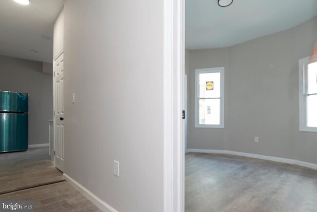 Building Photo - 3026 W Garrison Ave