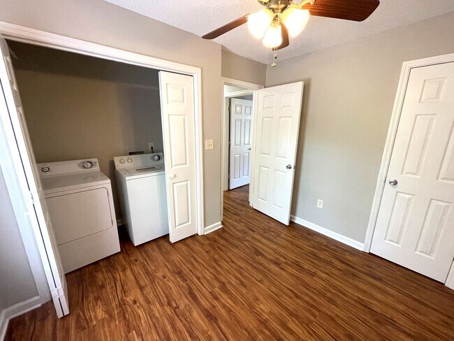 Building Photo - 1022 Cherry Hills Ct