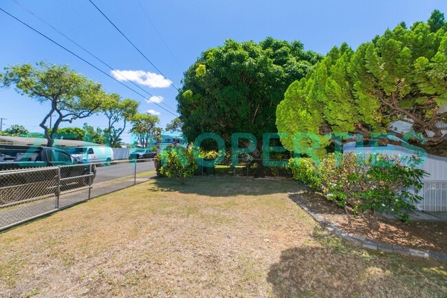 Building Photo - a 3 bdrm, 1 bath home for rent in Niu Valley