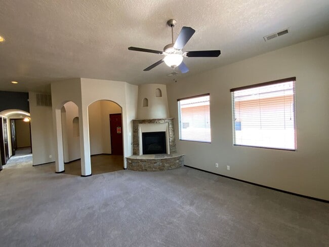 Building Photo - 3 Bedroom Custom Single Story Home Availab...