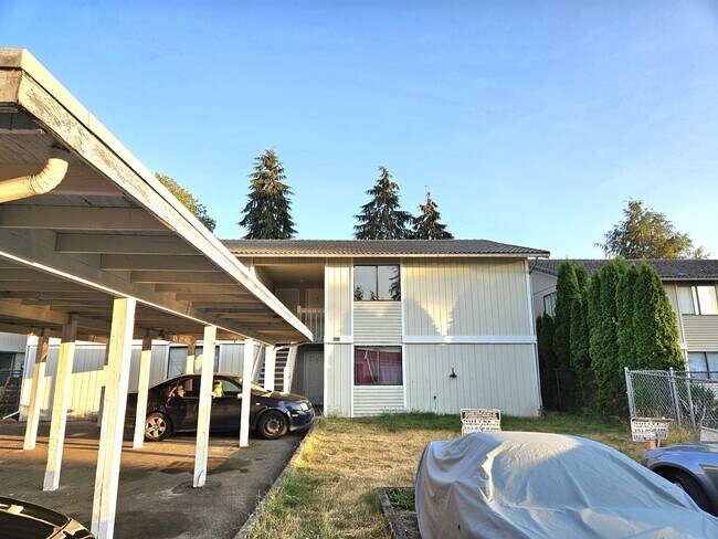 Primary Photo - 2826 D Pl SE