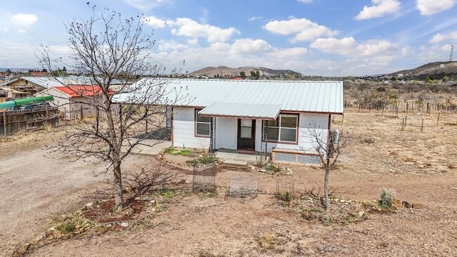Building Photo - 410 Mountain View Rd