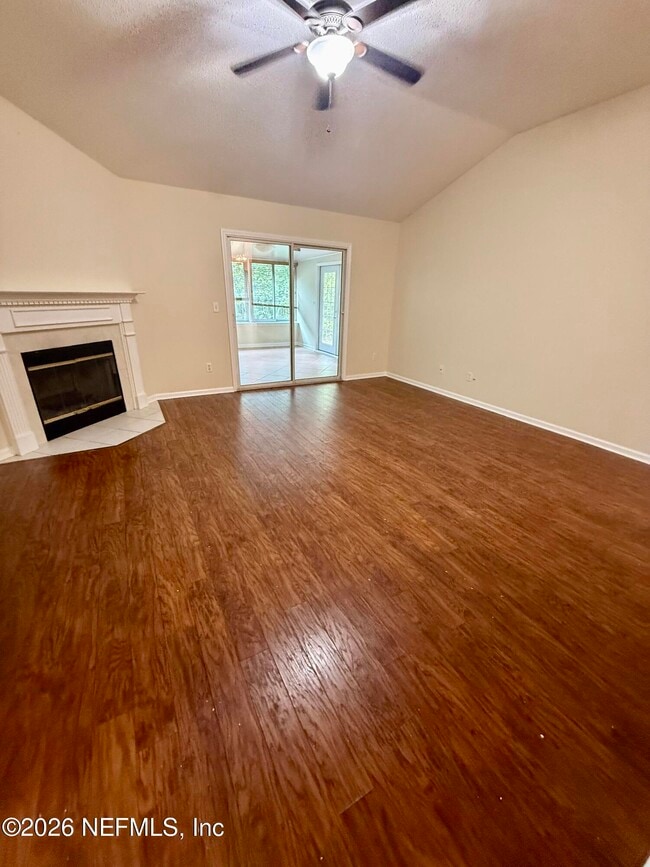 Building Photo - 3150 Highland Grove Dr