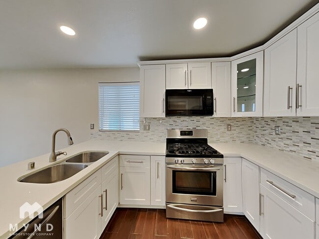 Building Photo - 1728 Matador Way