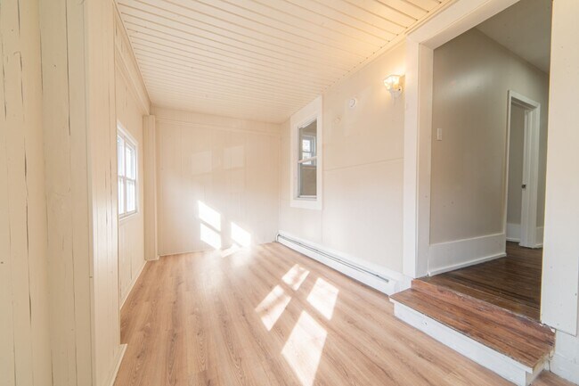 Building Photo - 21 N Laclede Pl