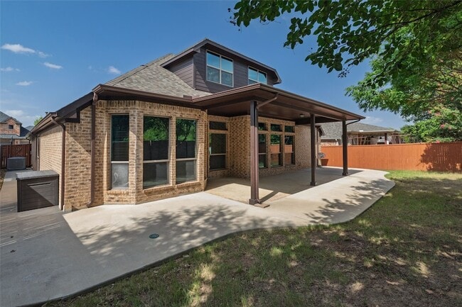 Building Photo - 305 Dorset Ct