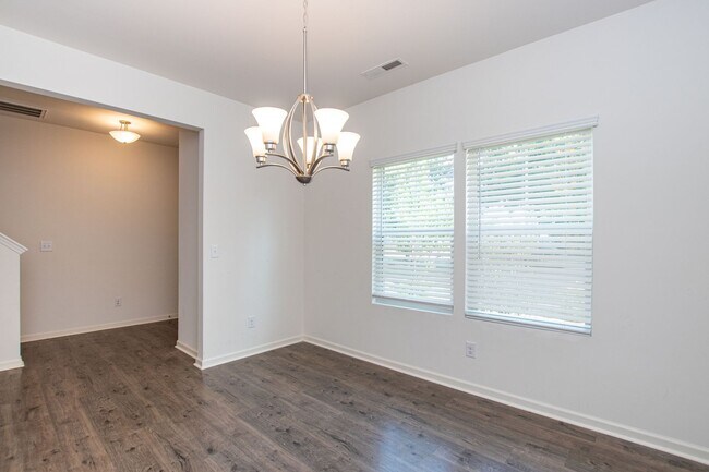 Building Photo - BEAUTIFUL 3 Bedroom Townhome Bonterra Village AVAILABLE NOW