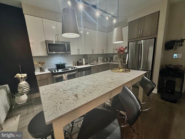 Building Photo - 145 Riverhaven Dr