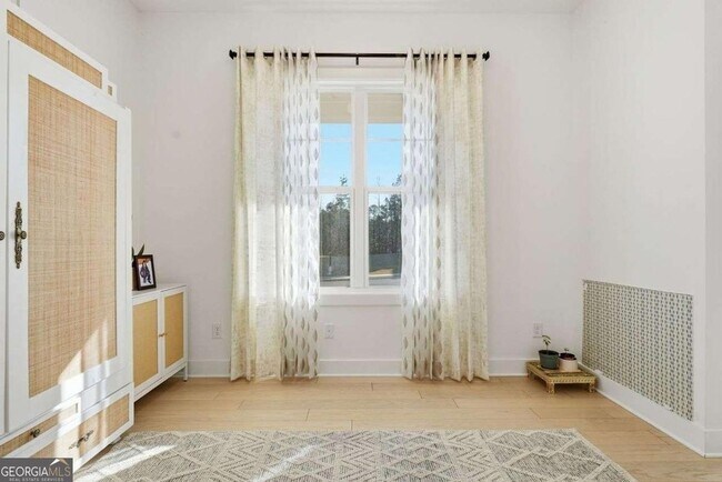 Building Photo - 415 Oakleigh Ave