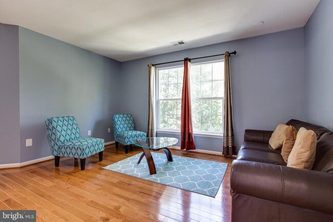 Building Photo - 2191 Oak Forest Dr