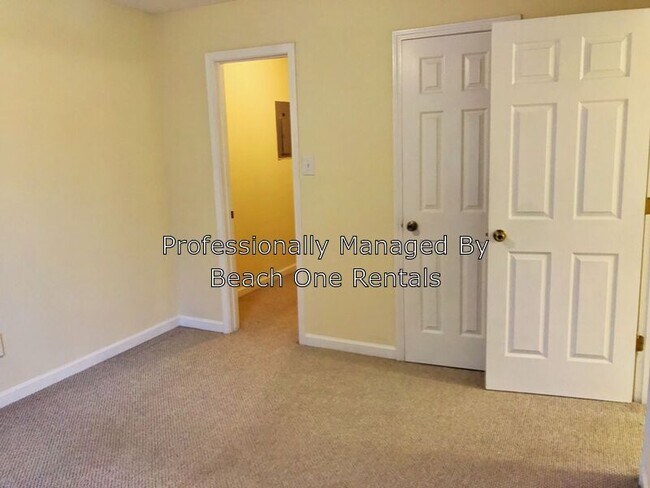 Building Photo - 615 Carter Ln