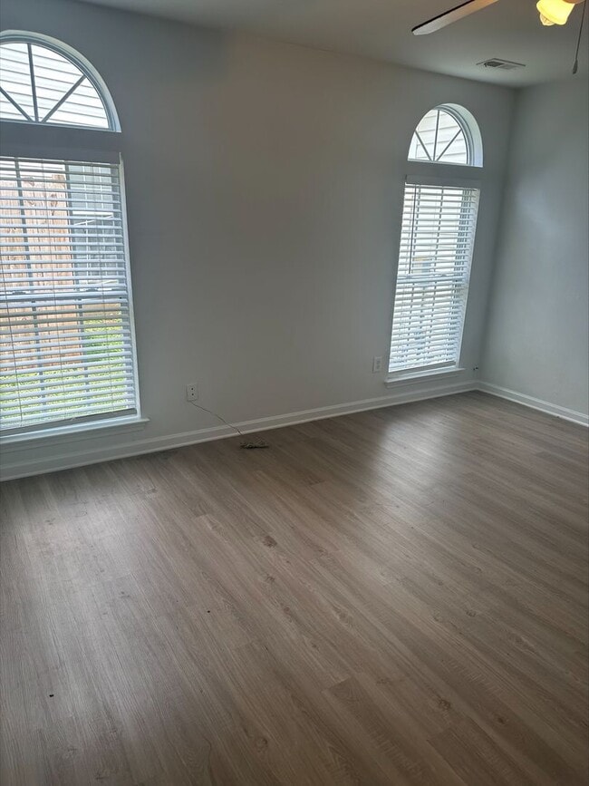 Building Photo - 9224 Shenington Pl