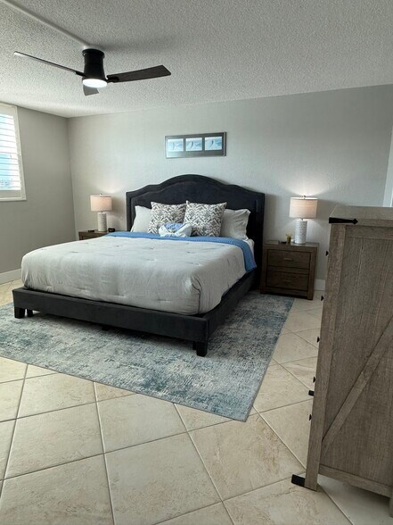 Primary Bedroom - 7560 Bay Island Dr S