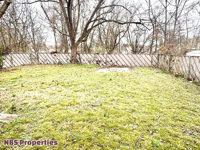 Building Photo - 2212 Harvey St