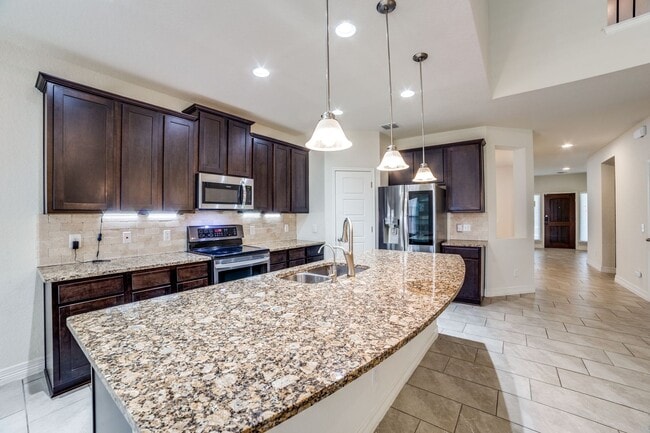 Building Photo - 2999 sq ft 4 Bedroom 3.5 Bathroom 2 Story ...
