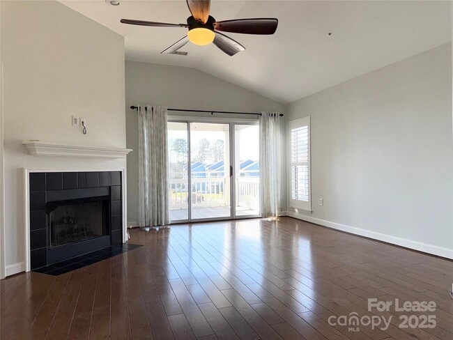 Building Photo - 1133 Torrence Cir