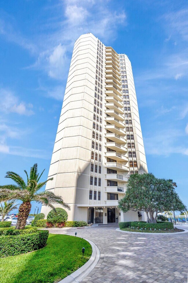 Building Photo - 2800 N Ocean Dr