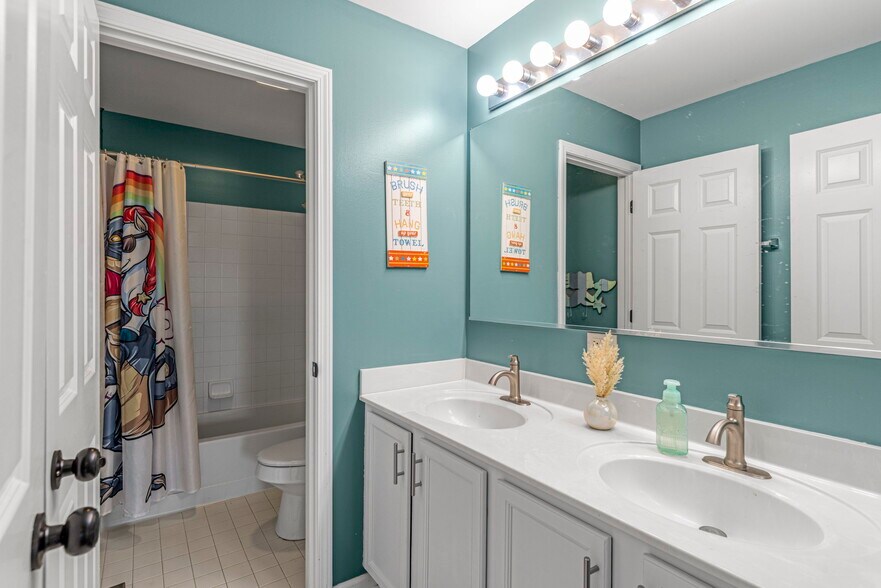 Building Photo - 31696 N Borre Dr