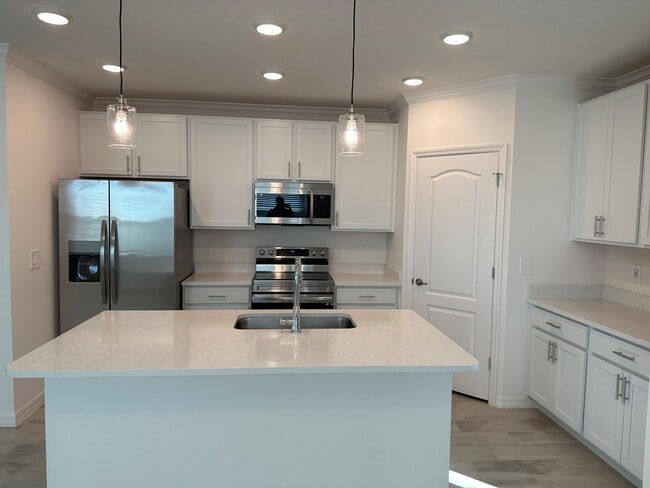 Building Photo - 10936 SW Vasari Way