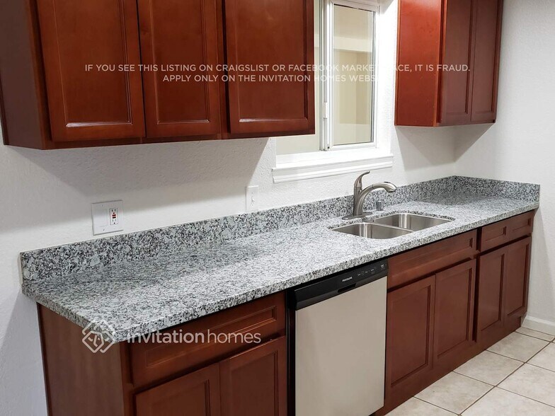 Building Photo - 2124 Winafred St