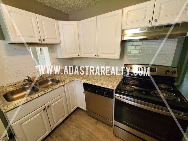 Building Photo - 4 Bedroom Ranch Home in Grandview-Coming SOON!!