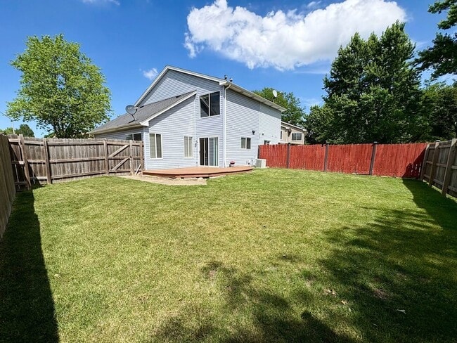 Building Photo - 15 Yardley Ct