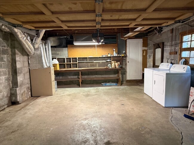 Building Photo - BEAUTIFUL THREE BEDROOM / TWO BATH MILL VALLEY HOME NEAR TOWN! SET IN THE REDWOODS