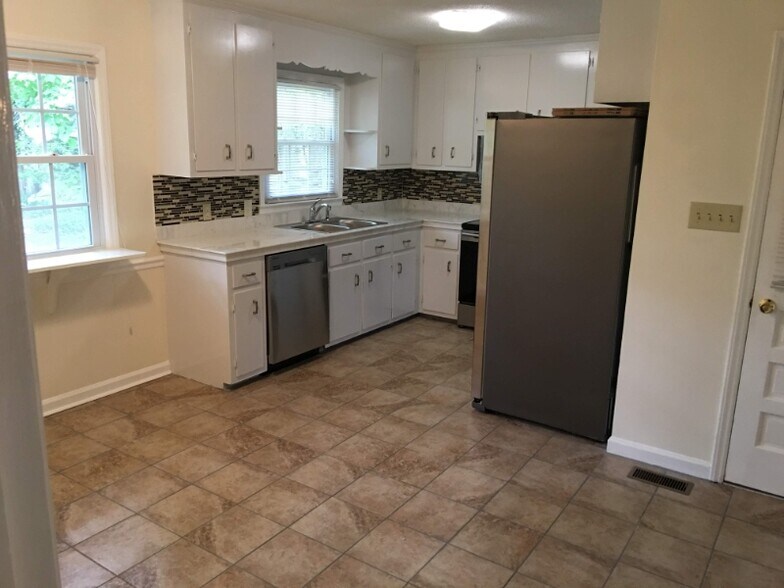 Building Photo - 4527 Berini Dr